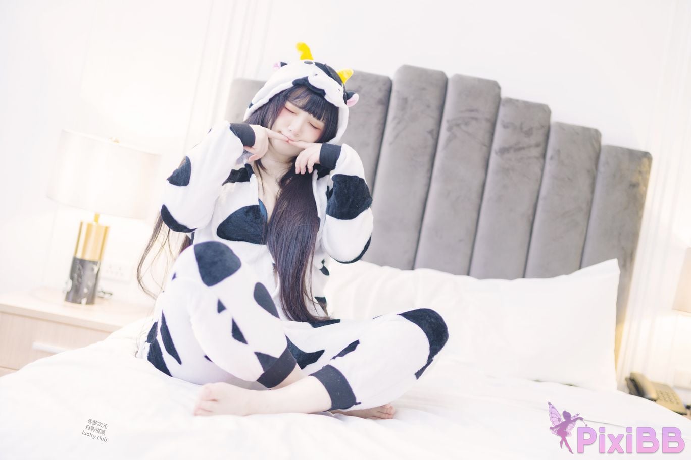Cosplayer Luoluo Raku 8K dairy cow Milky PixiBB.COM 050