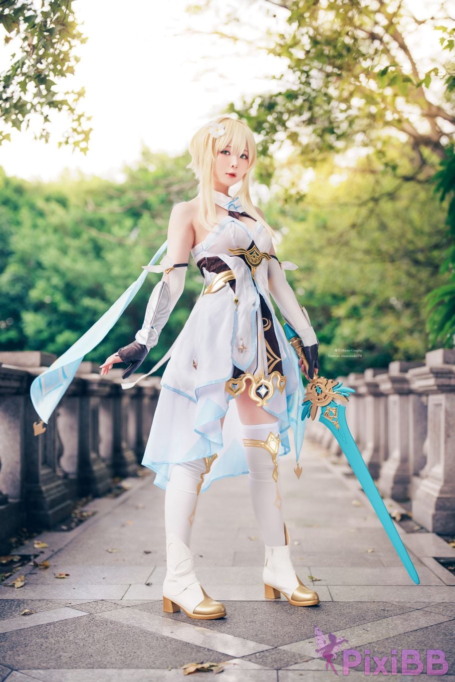 Cosplayer Shimotsuki shimo Lumine Genshin PixiBB.COM 001