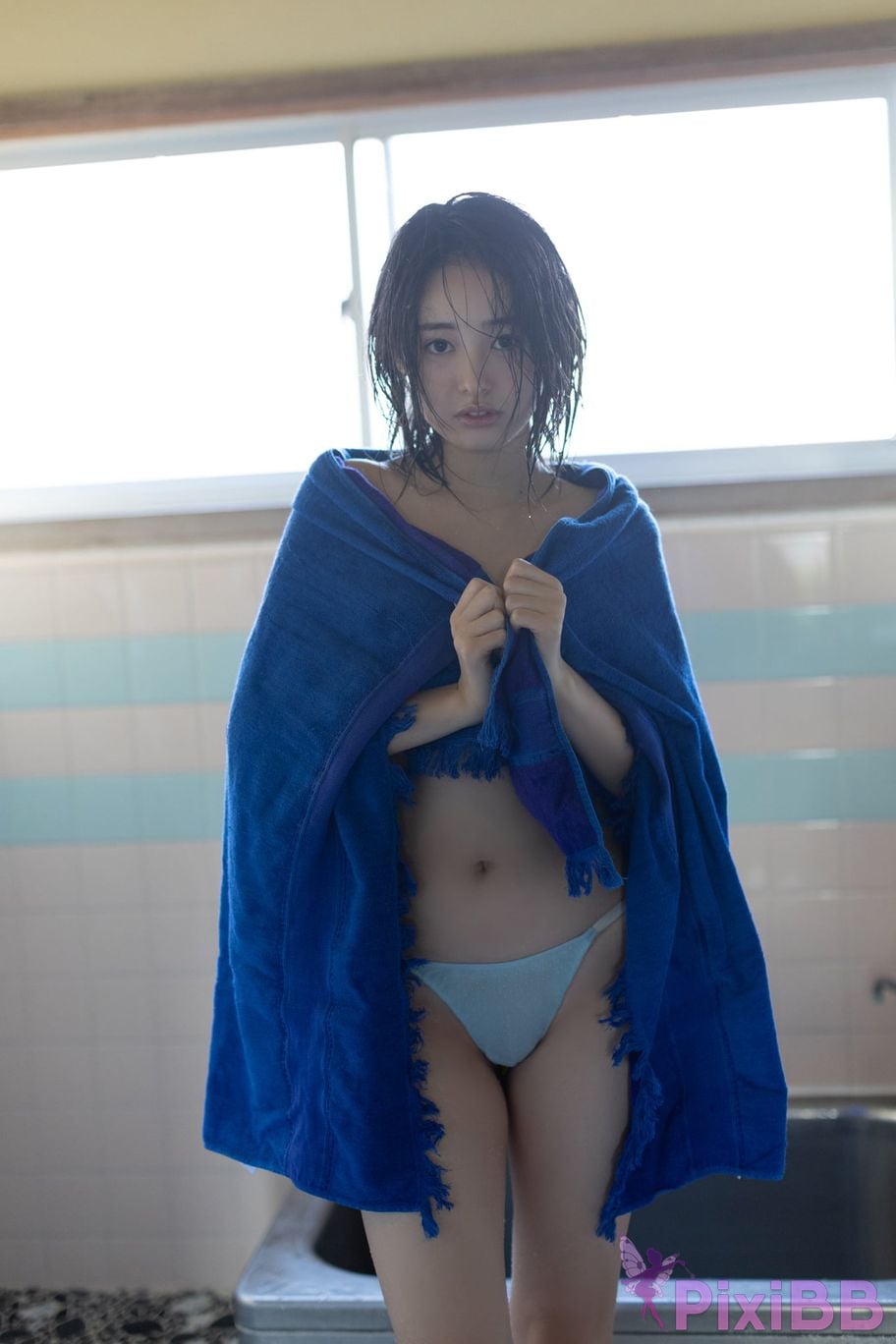 Japanese Idol Miu Shirahama FRIDAY Digital Photo Book Gurney Vol. 2 A slightly adult 100 page deluxe edition PixiBB.COM 003