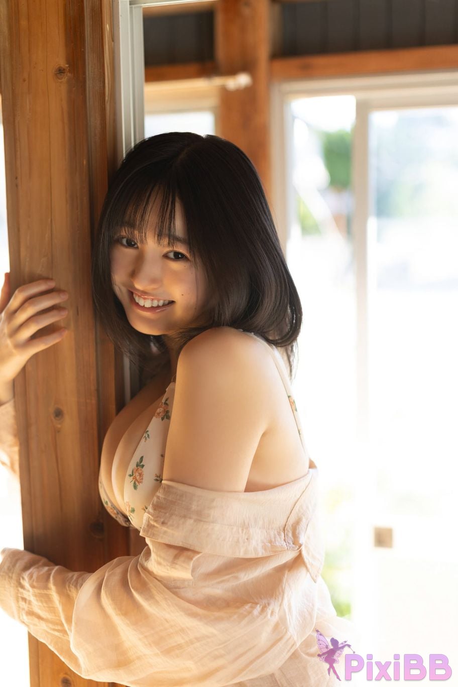 Japanese Idol Miu Shirahama FRIDAY Digital Photo Book Gurney Vol. 2 A slightly adult 100 page deluxe edition PixiBB.COM 004
