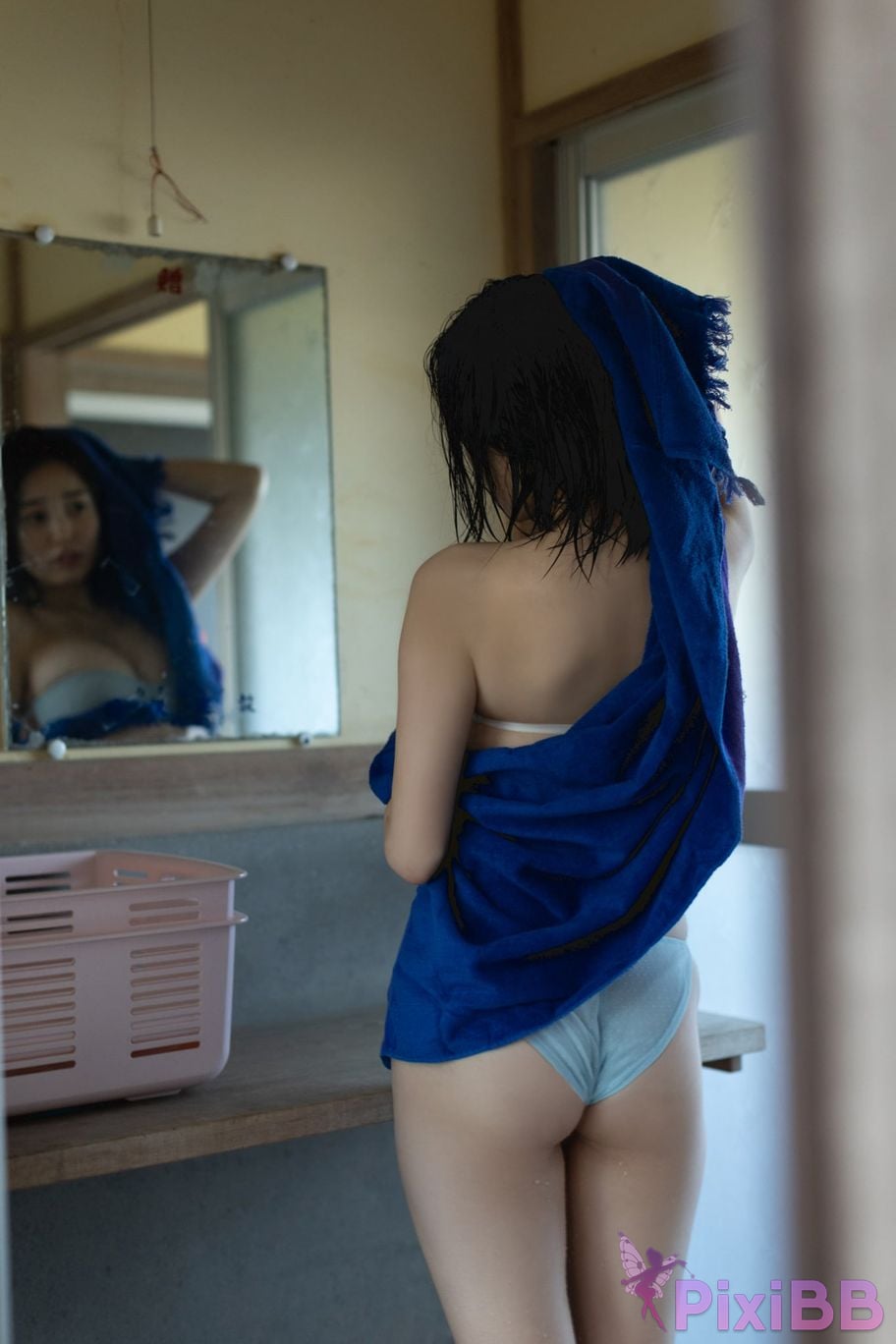 Japanese Idol Miu Shirahama FRIDAY Digital Photo Book Gurney Vol. 2 A slightly adult 100 page deluxe edition PixiBB.COM 034