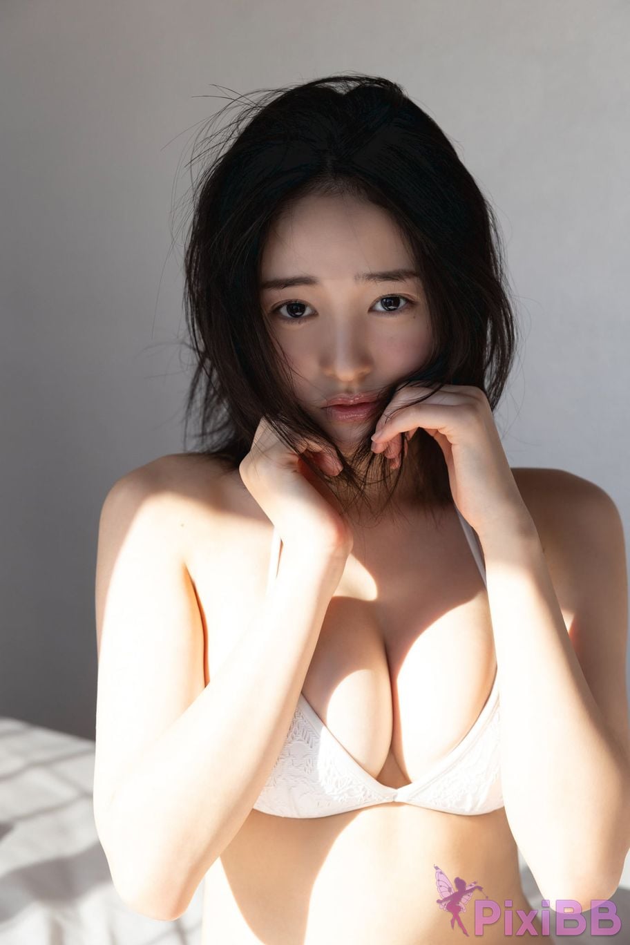 Japanese Idol Miu Shirahama FRIDAY Digital Photo Book Gurney Vol. 2 A slightly adult 100 page deluxe edition PixiBB.COM 065
