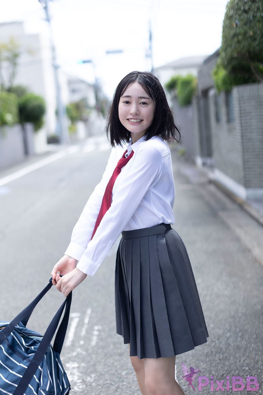 Japanese Idol Miu Shirahama FLASH Digital Photo Book A little adult PixiBB.COM 035