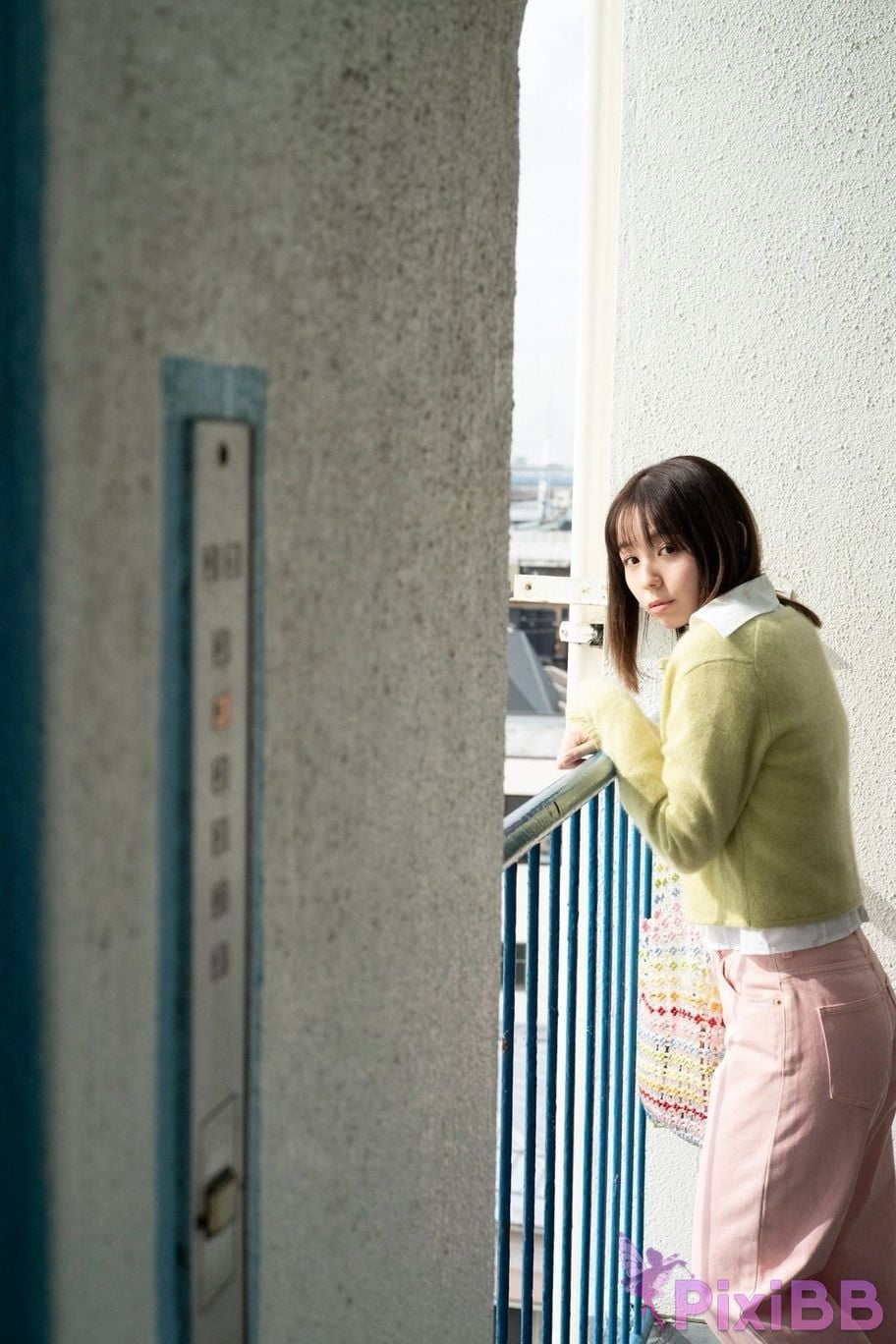 Japanese Idol Rina Koike turn your page SPA digital photo book BOOKS PixiBB.COM 008