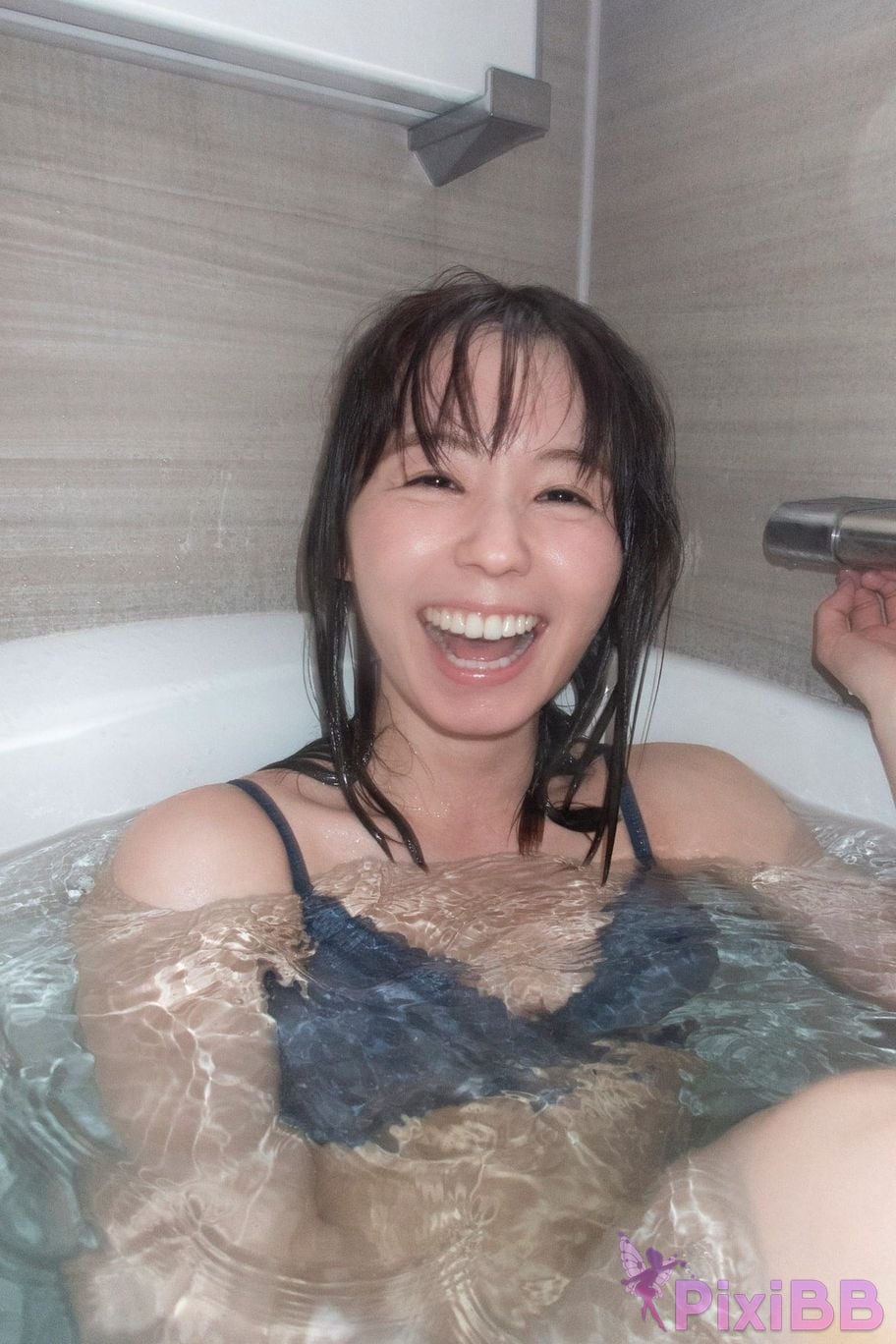 Japanese Idol Rina Koike turn your page SPA digital photo book BOOKS PixiBB.COM 056