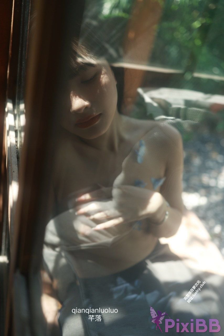 OtherXXX qianqianluoluo Qianluo LUO Subscription for the plump breasted white tiger young model Welfare Ji PixiBB.COM 059