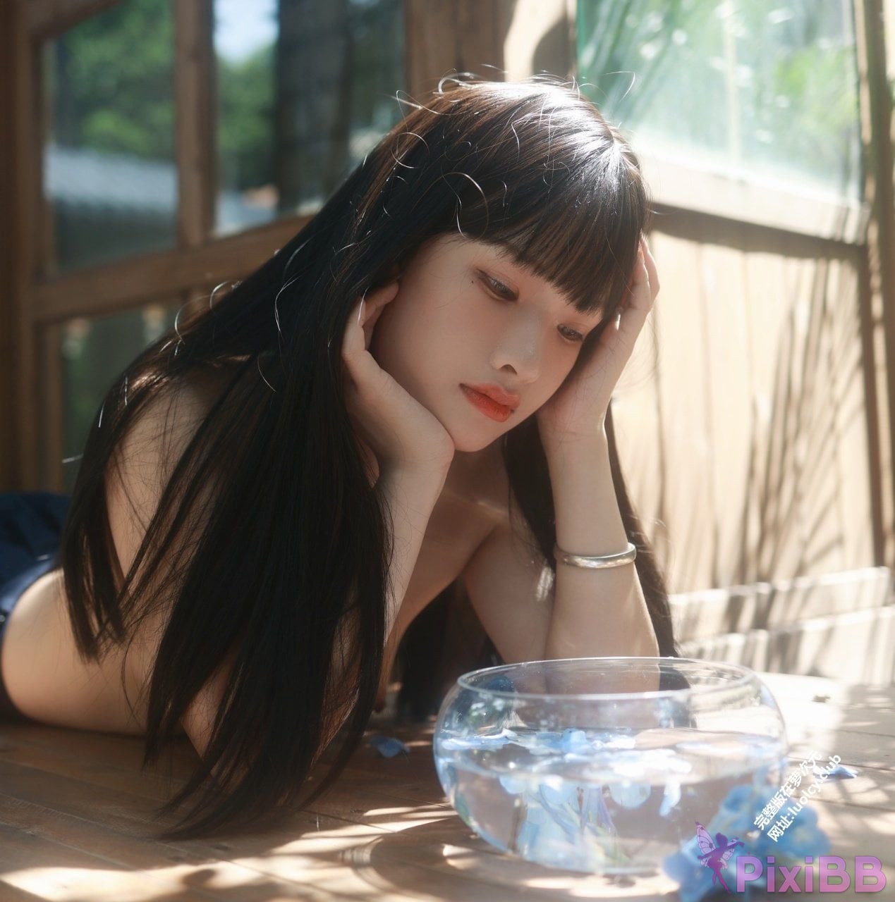 OtherXXX qianqianluoluo Qianluo LUO Subscription for the plump breasted white tiger young model Welfare Ji PixiBB.COM 212