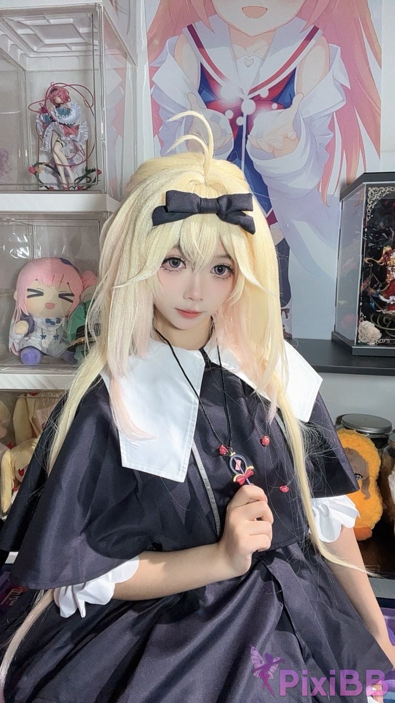 Cosplayer white oak Shirly luluka PixiBB.COM 123.PNG