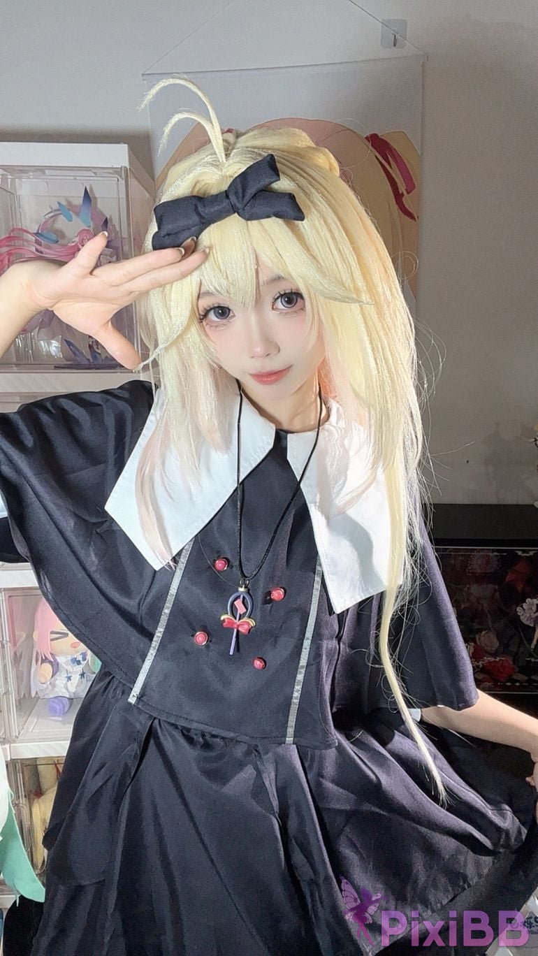 Cosplayer white oak Shirly luluka PixiBB.COM 140.PNG