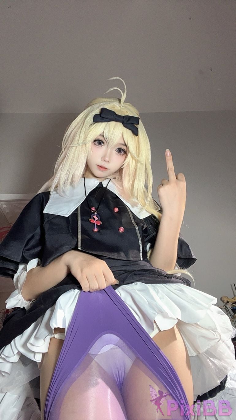 Cosplayer white oak Shirly luluka PixiBB.COM 141.PNG