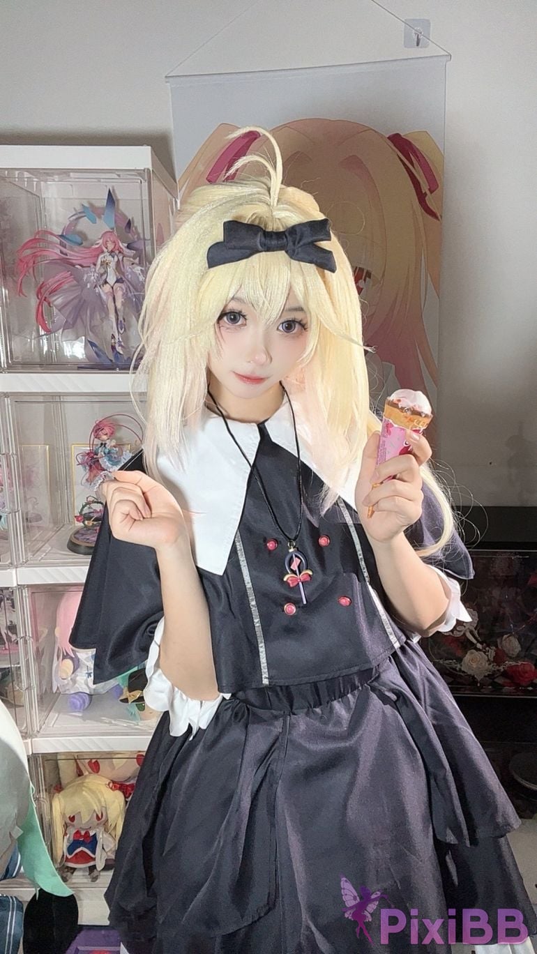 Cosplayer white oak Shirly luluka PixiBB.COM 142.PNG
