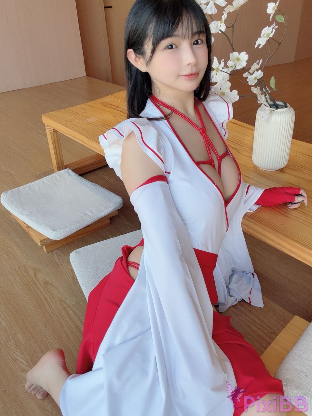 Cosplayer Sakurai Nene red rope witch PixiBB.COM 034