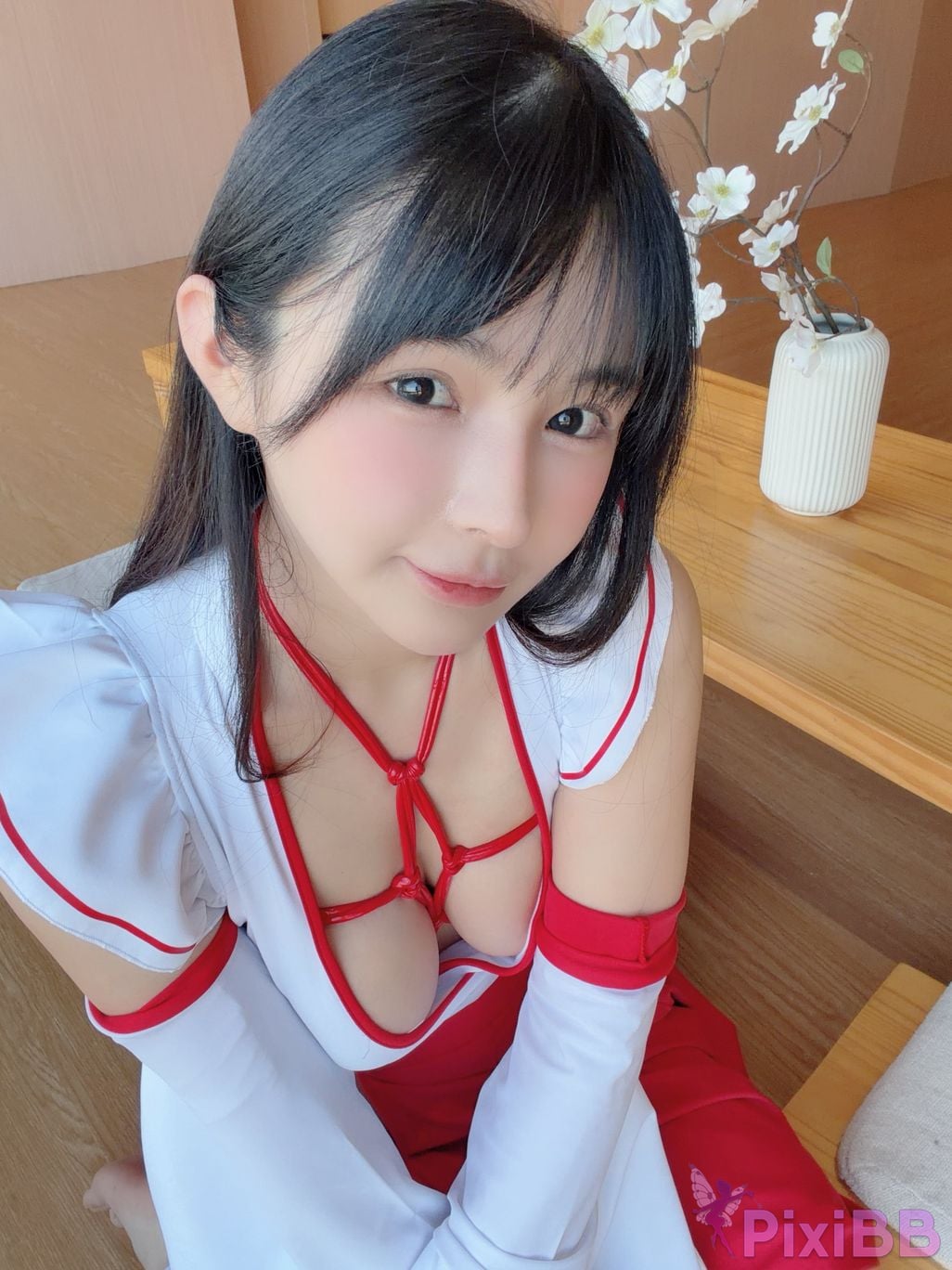 Cosplayer Sakurai Nene red rope witch PixiBB.COM 035