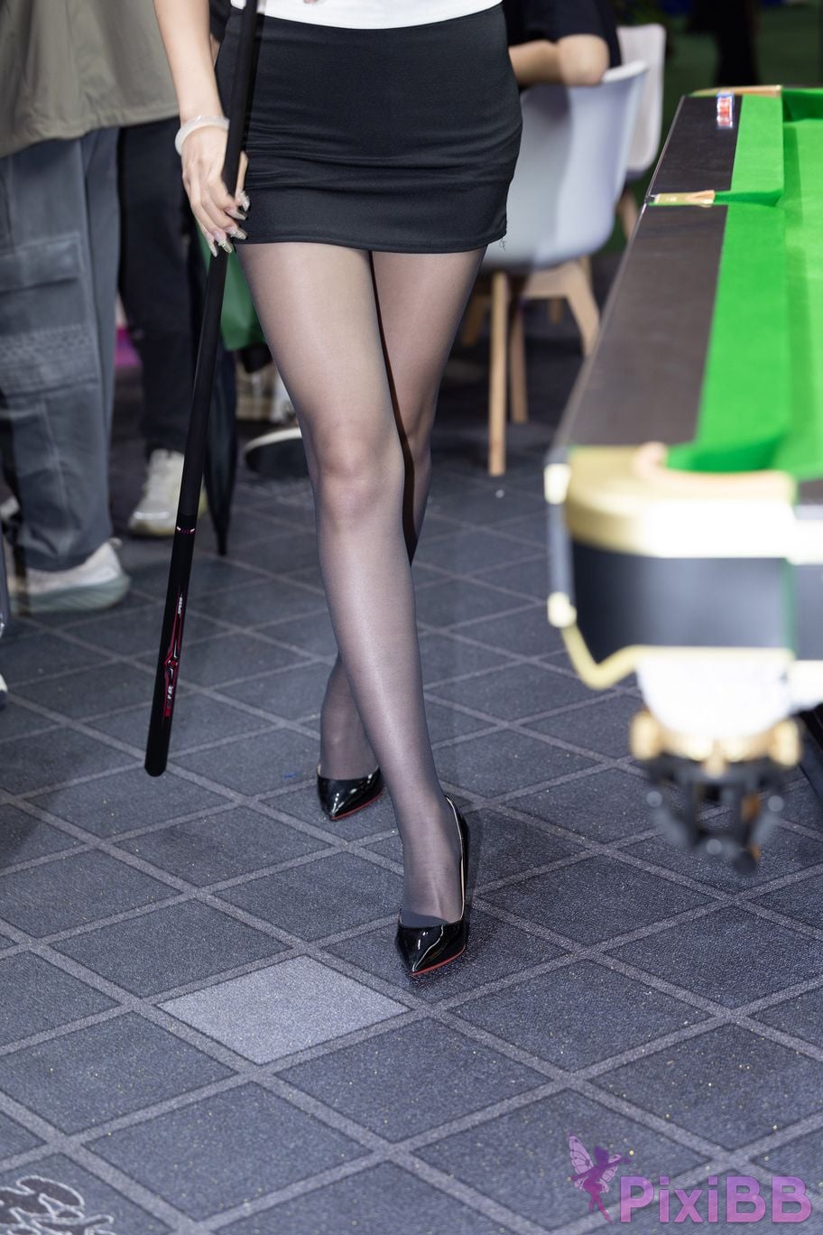 Featured Street Photography Works No.5594 Mina Black silk hip skirt PixiBB.COM 013