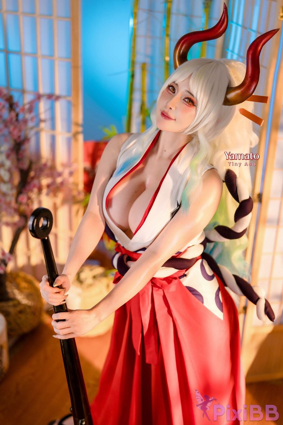 Cosplayer Tiny Asa Yamato One Piece PixiBB.COM 005