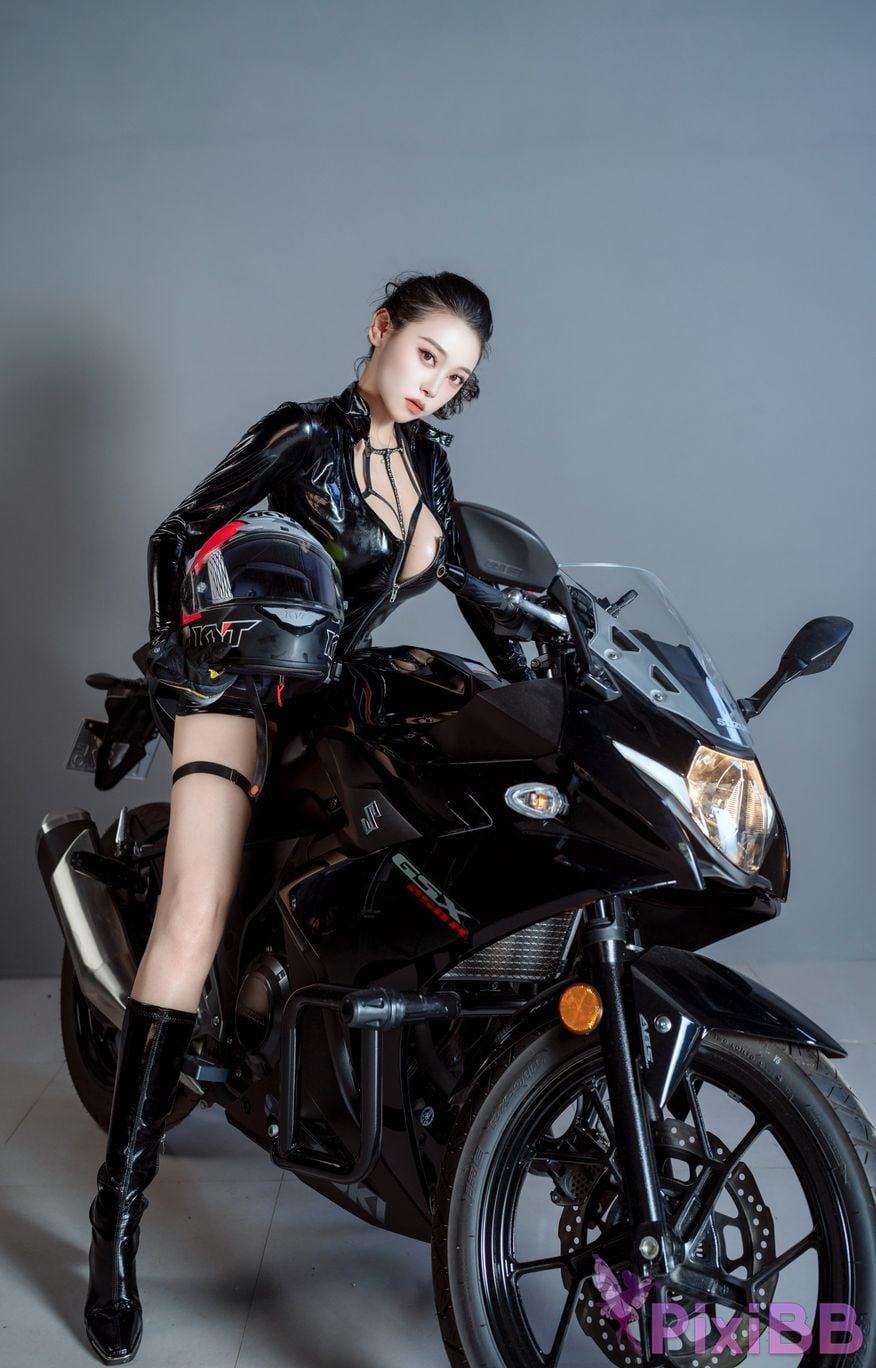 No watermark for in app purchases Qing Miao XIUREN model biker girl PixiBB.COM 001