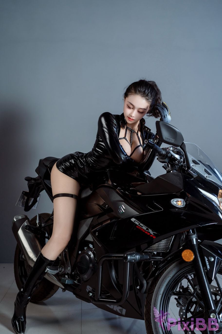 No watermark for in app purchases Qing Miao XIUREN model biker girl PixiBB.COM 040