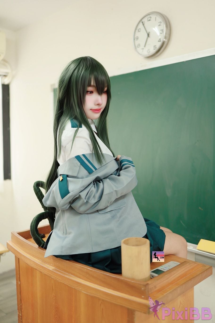 Coser mu Momo xue sheng fu zi wei pa PixiBB.COM 003