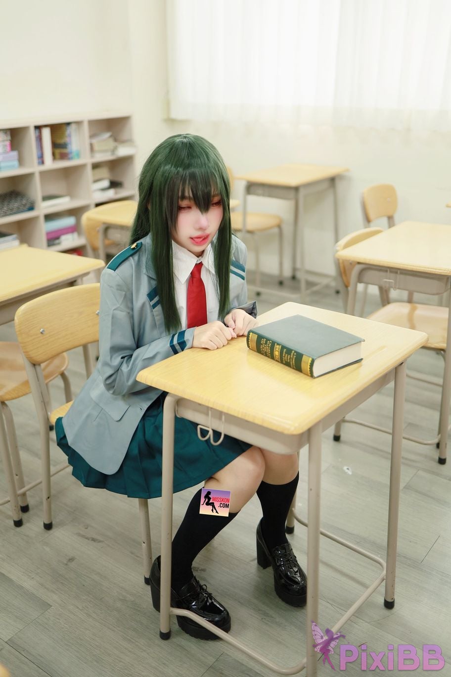 Coser mu Momo xue sheng fu zi wei pa PixiBB.COM 014