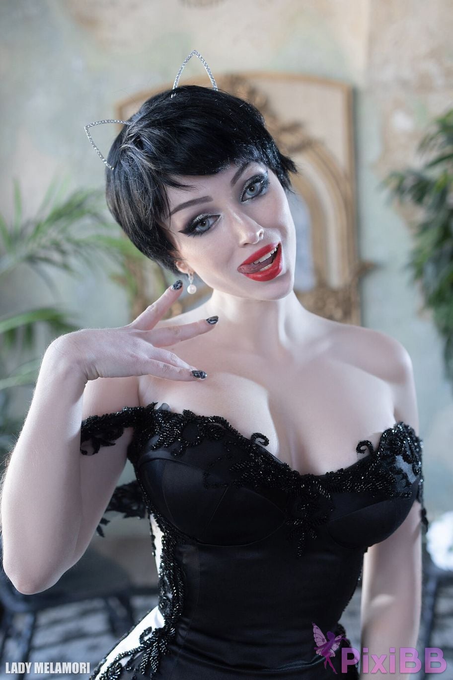 Lady Melamori Catwoman Bride PixiBB.COM 13