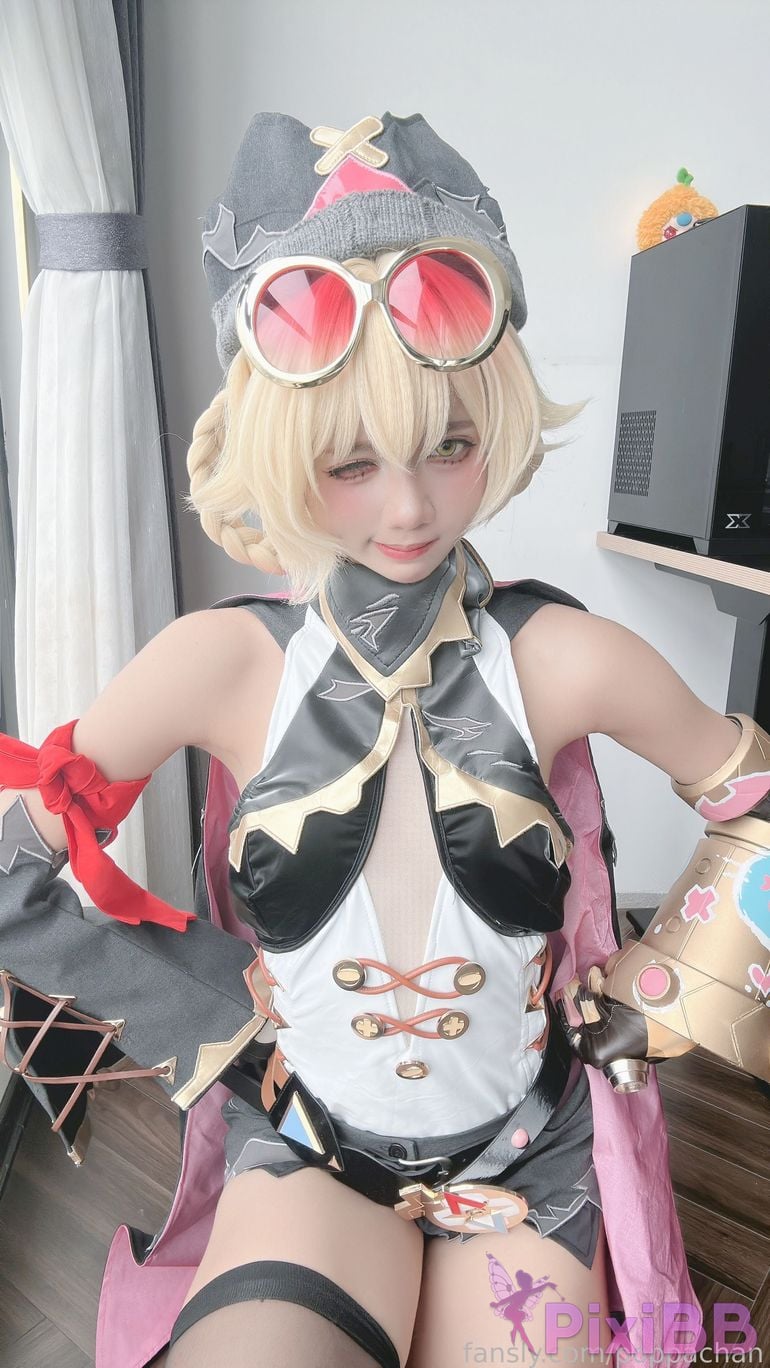 Cosplayer PoppaChan Jahoda Genshin Impact PixiBB.COM 001