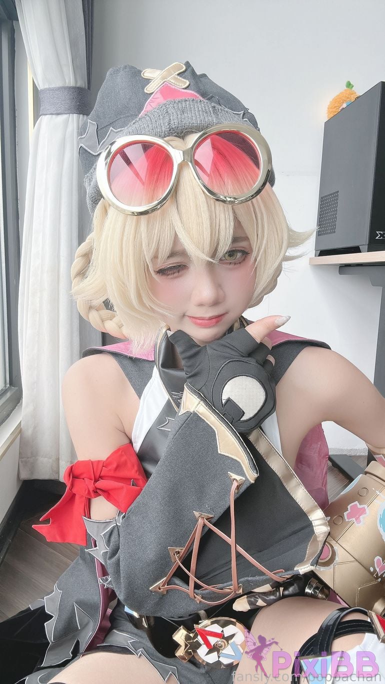 Cosplayer PoppaChan Jahoda Genshin Impact PixiBB.COM 004