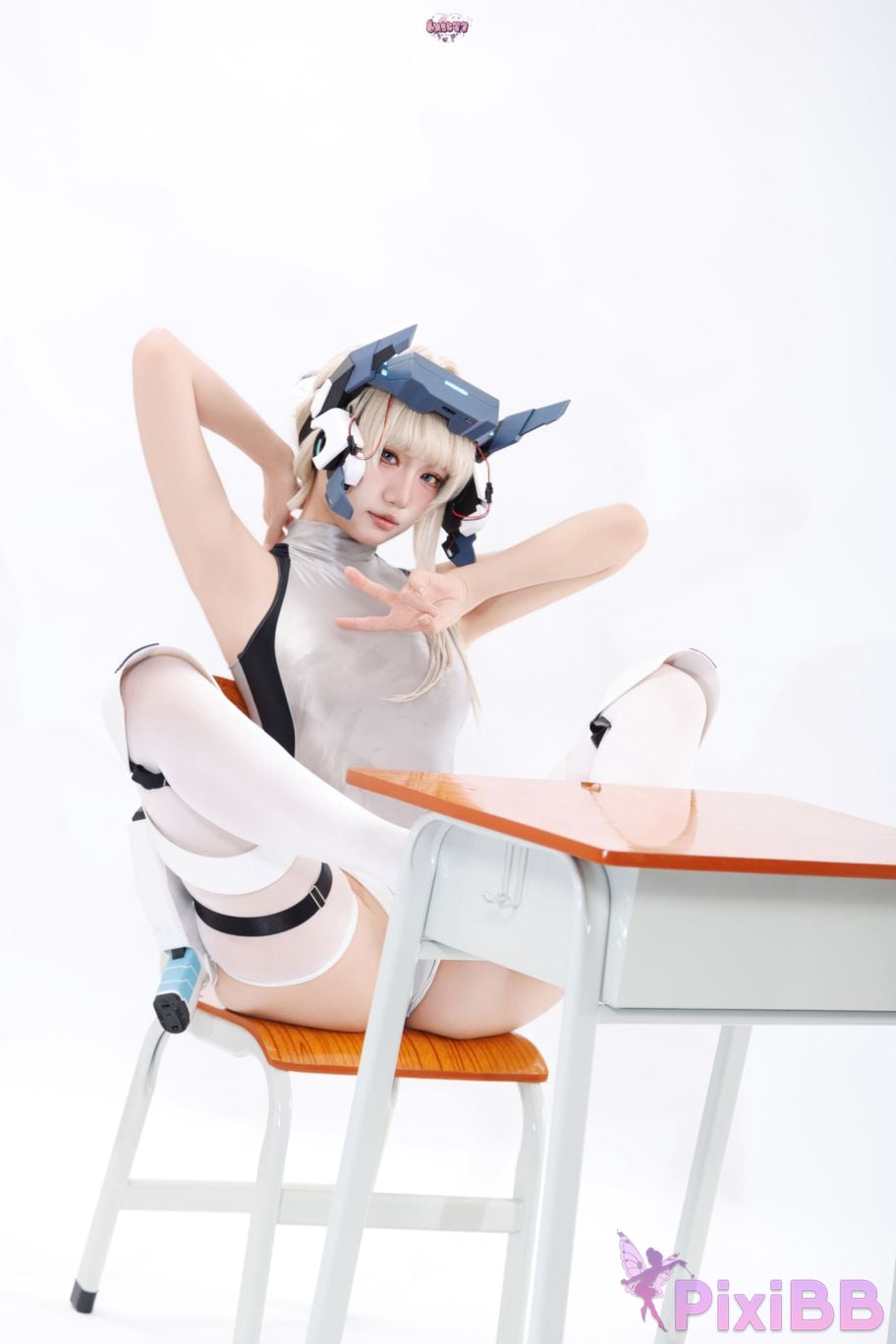 Cosplayer Qiqi be good Blue Archive Flying Birds and Horses competitive swimming PixiBB.COM 023