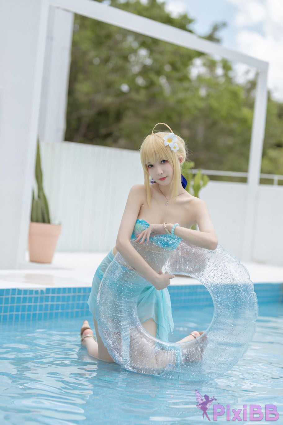 Cosplayer Fengjiang v FGO Saber swimsuit PixiBB.COM 008