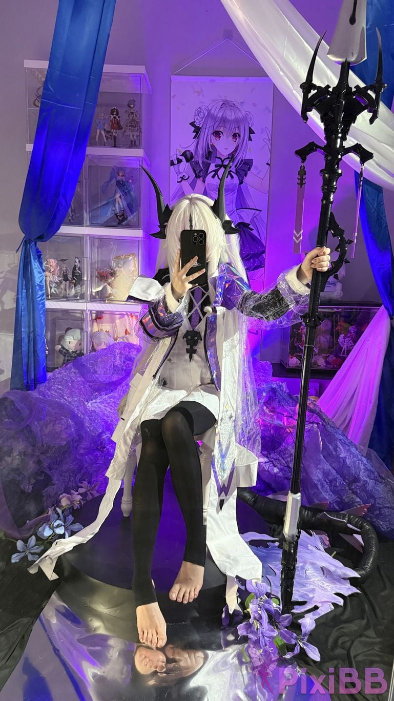 Cosplayer white oak Shirly death glow PixiBB.COM 107