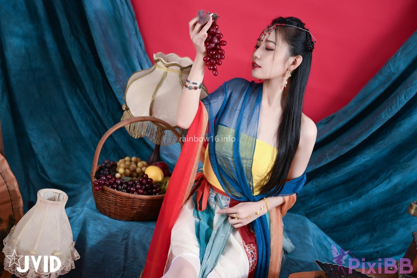 JVID Summer light Nu Shen Mu Guang Dun Huang Feng Ge Zao Xing Fu Shi Shou Du Chang Fei Yue Tian Ji Chuan Suo Kong Yu Ni Lai Qian Wei You De Ai Lian Zi PixiBB.COM 111