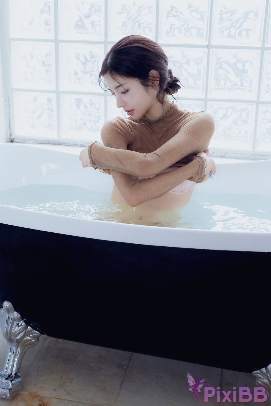Japanese Idol Karen Kaede Its too bright digital photo book PixiBB.COM 018