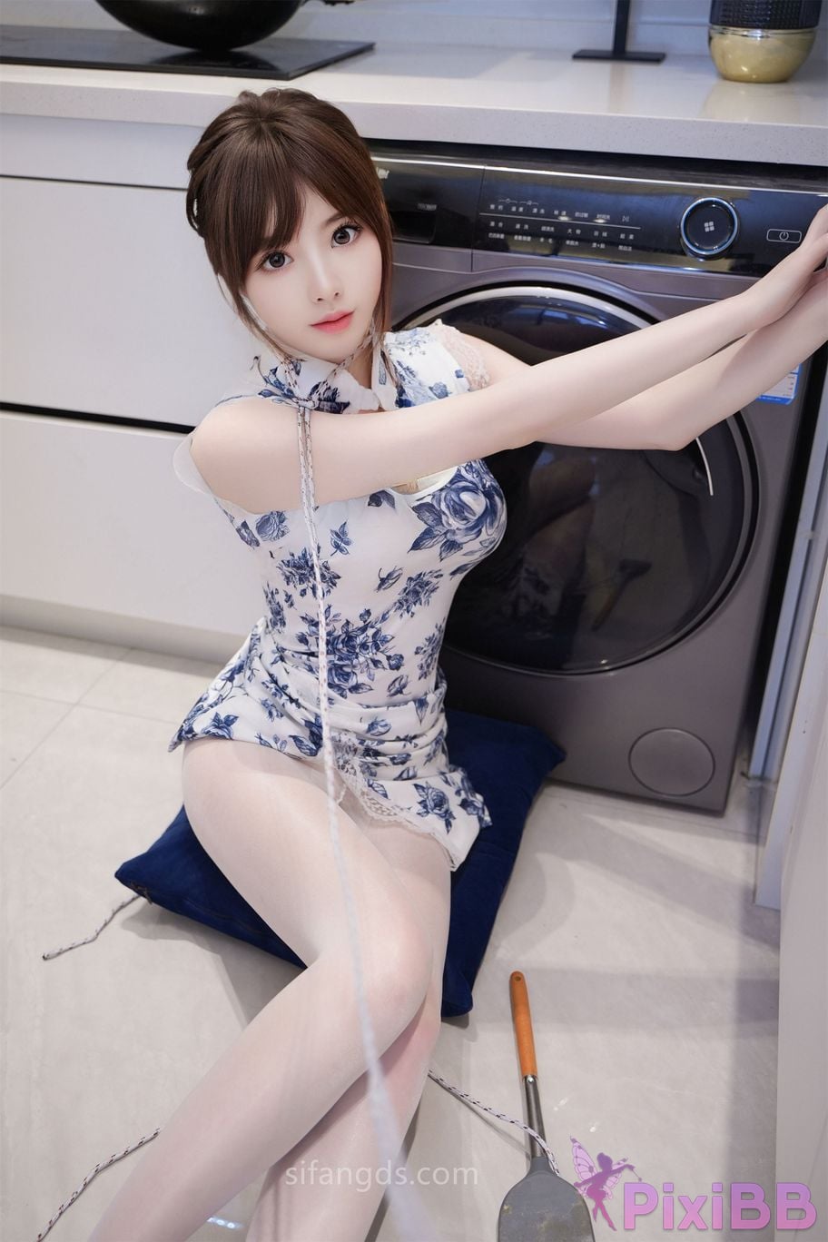 XR Uncensored Meng Linger R18 XIUREN model Cheongsam with white silk PixiBB.COM 050
