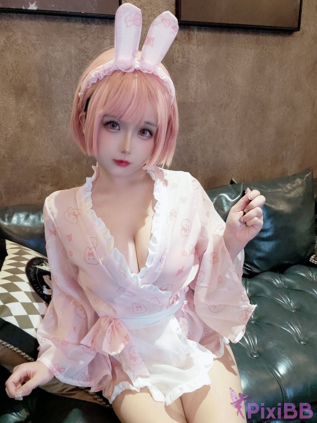 Cosplayer Hinajiao pink rabbit PixiBB.COM 001