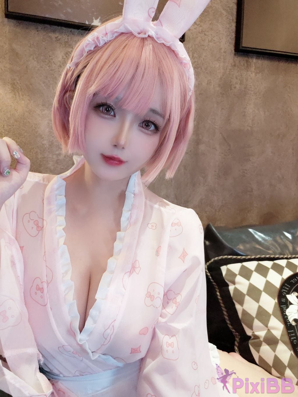 Cosplayer Hinajiao pink rabbit PixiBB.COM 002