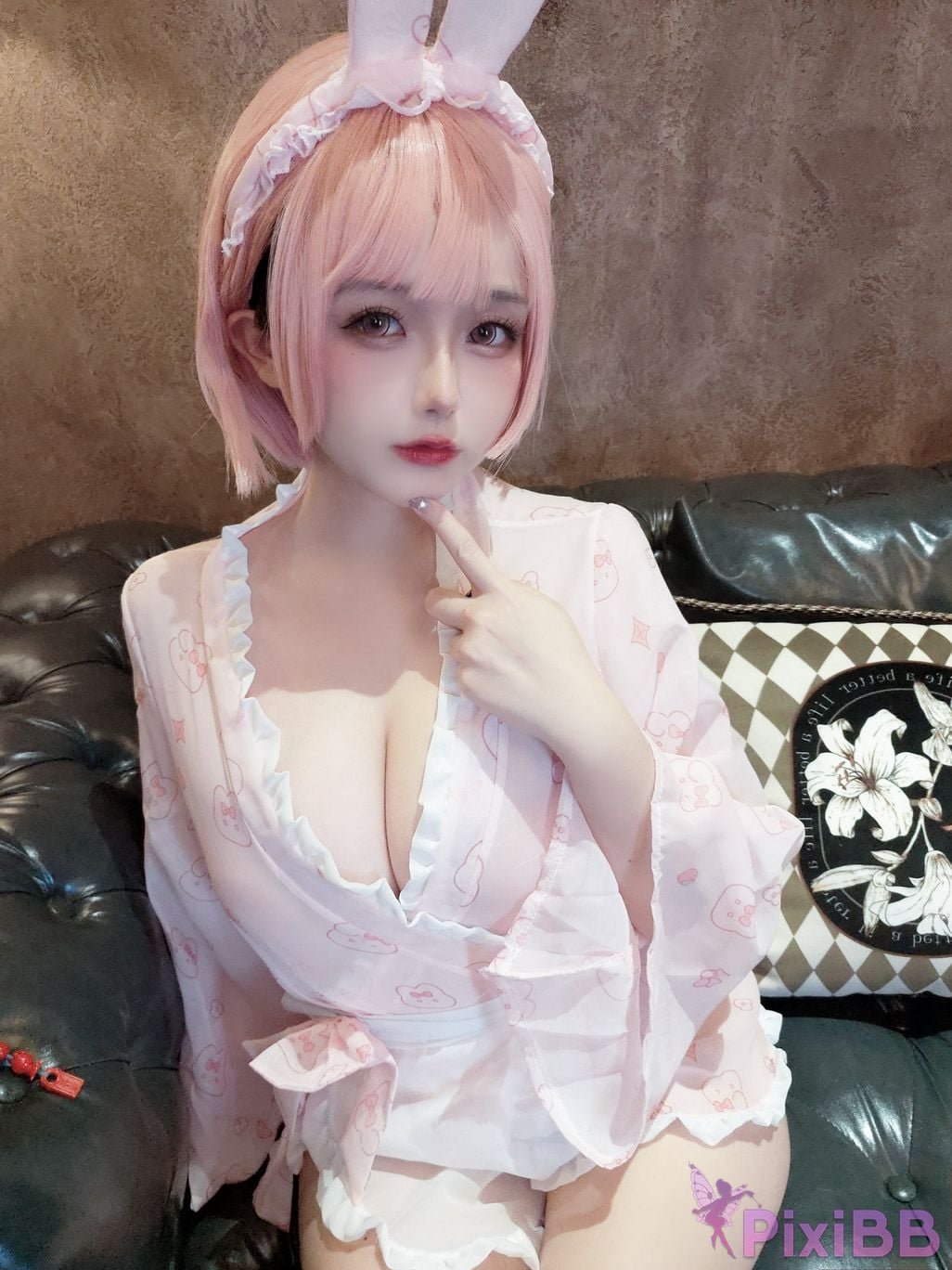Cosplayer Hinajiao pink rabbit PixiBB.COM 032