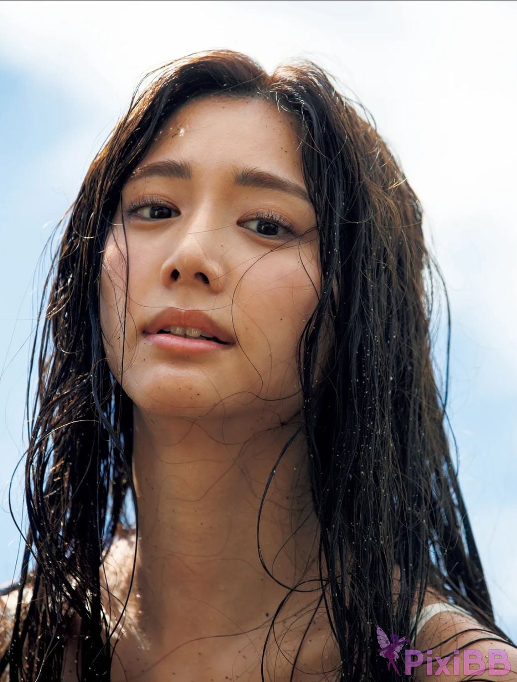 Japanese Idol Saito Yasuyo FRIDAY GOLD With a Bright Future PixiBB.COM 012