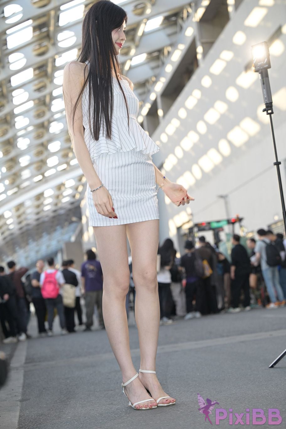 Featured Street Photography Works No.5601 Sweet super long legs PixiBB.COM 151