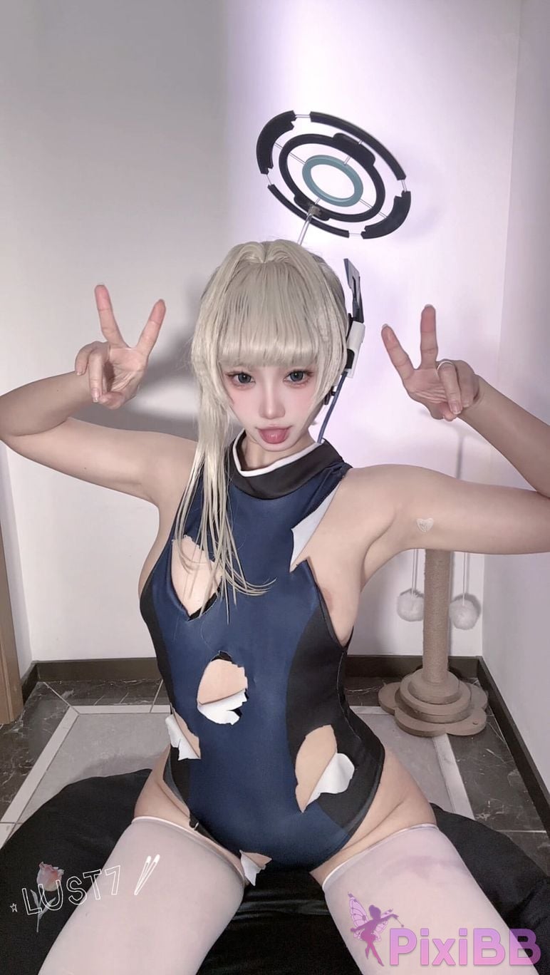 Cosplayer Qiqi be good Blue Archive Hourly swimming selfie PixiBB.COM 044