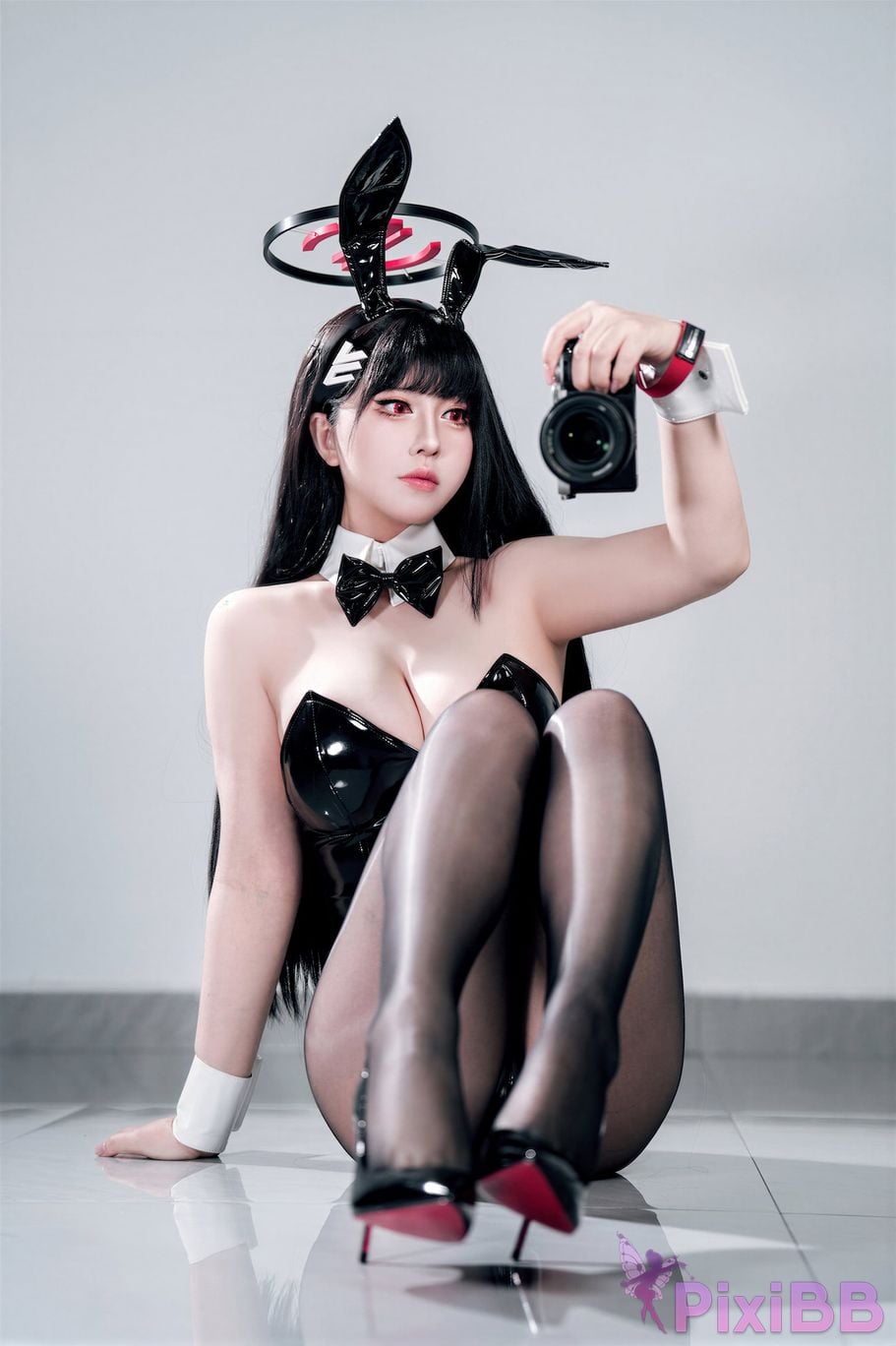 Cosplayer Half son Blue Archive Tiaoyue Liyin bunny girl PixiBB.COM 012