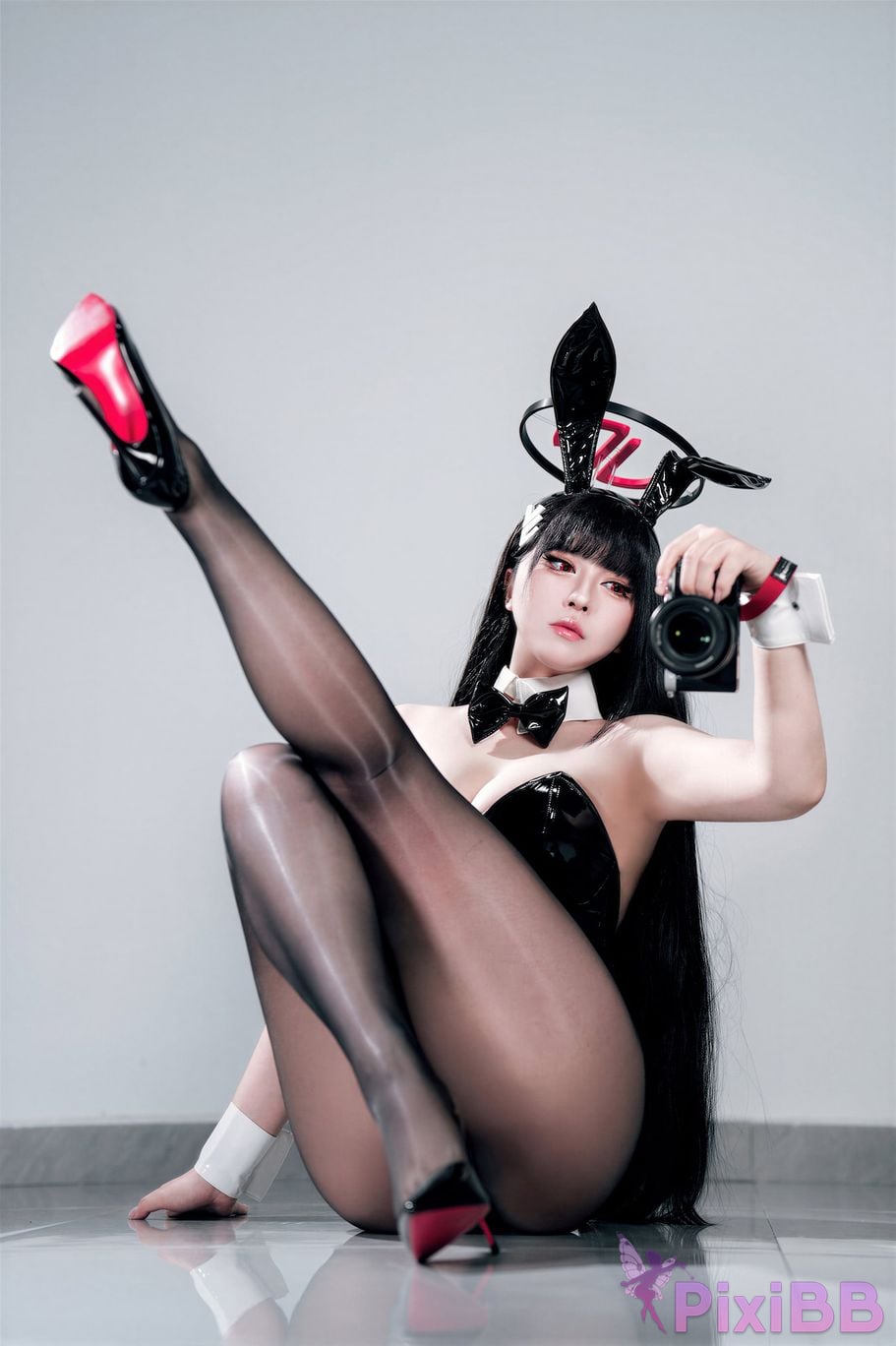 Cosplayer Half son Blue Archive Tiaoyue Liyin bunny girl PixiBB.COM 022