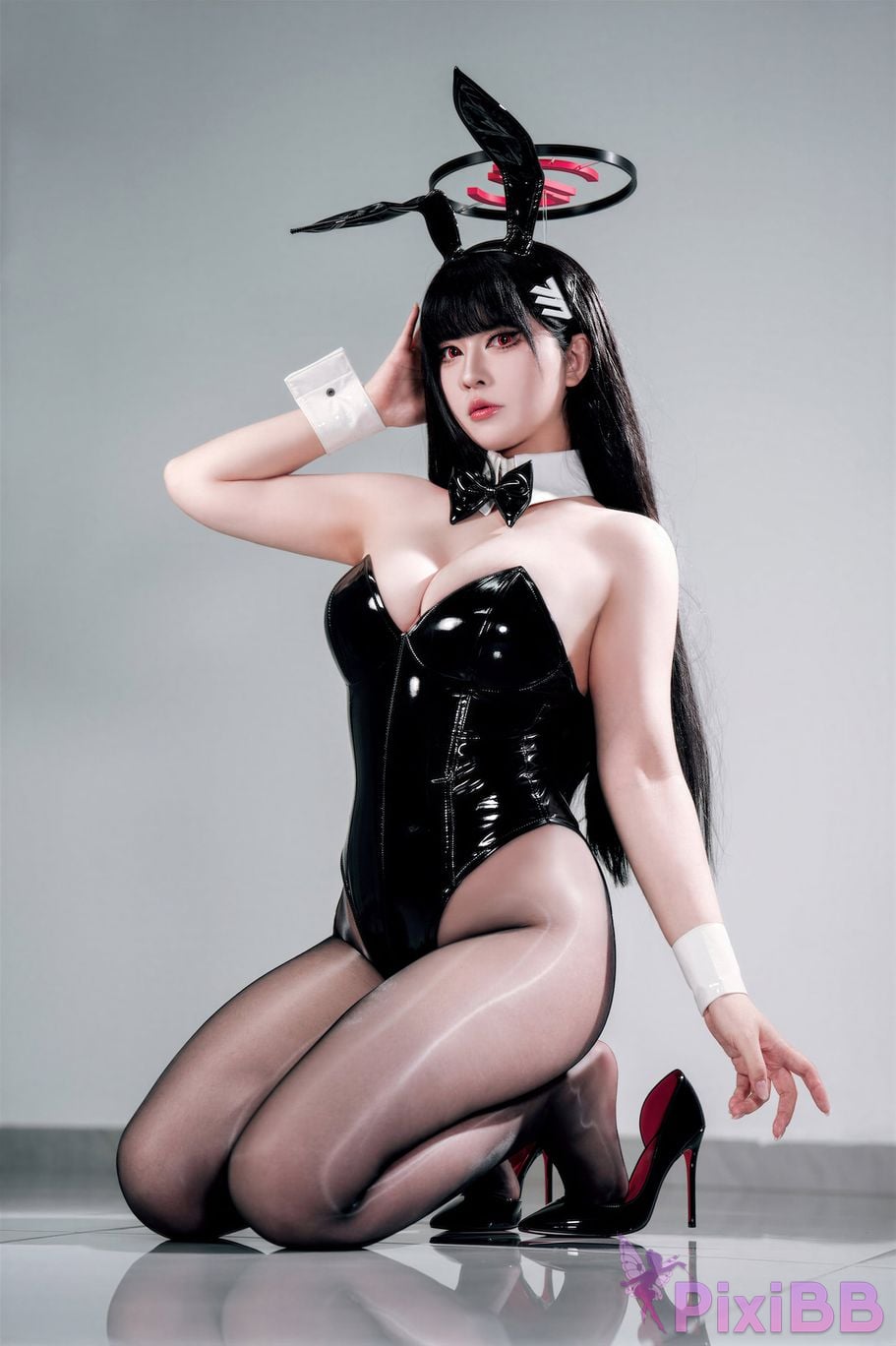 Cosplayer Half son Blue Archive Tiaoyue Liyin bunny girl PixiBB.COM 056