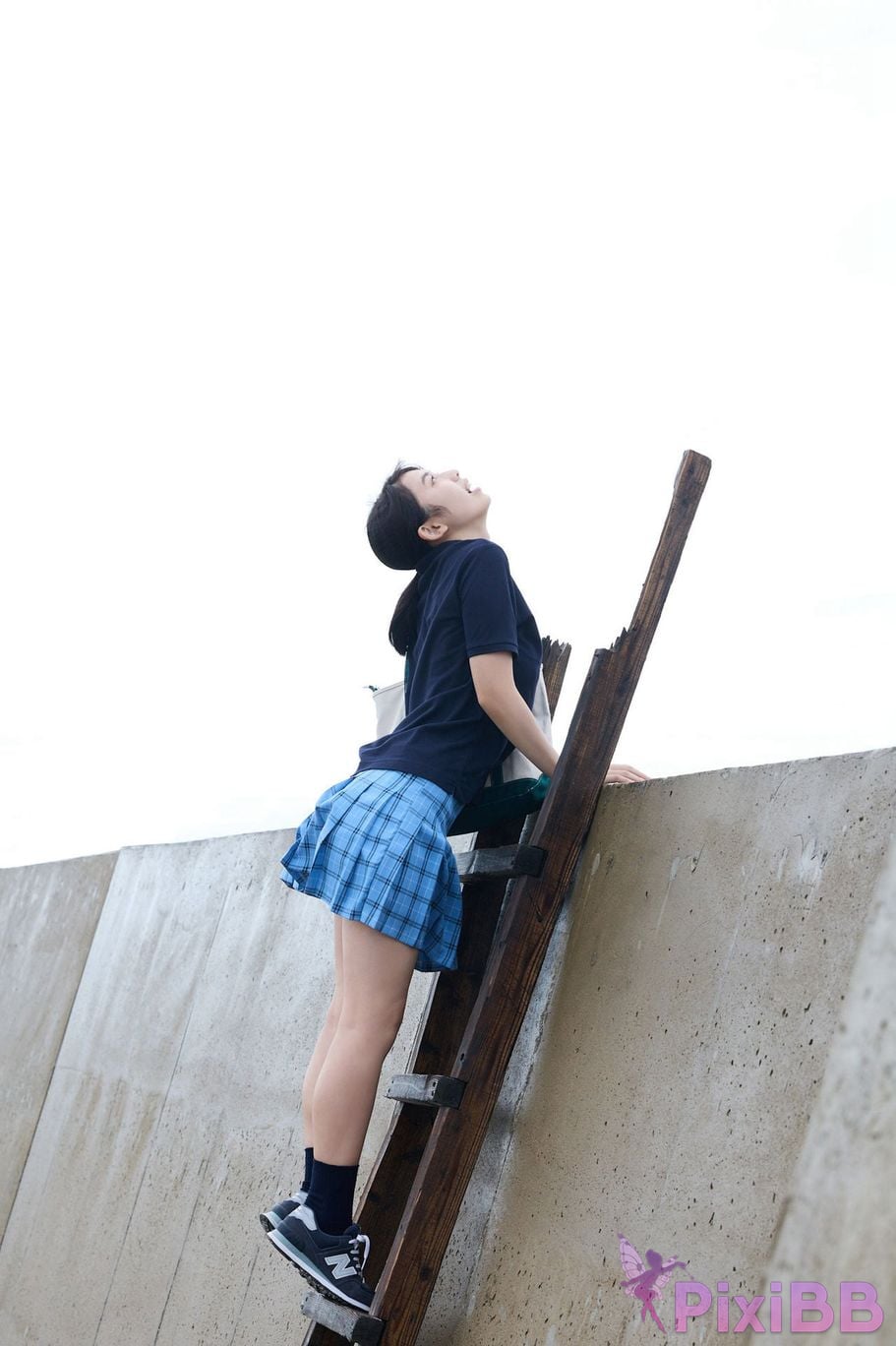 Japanese Idol Kikuchi Hina The Overwhelming Heroine vol. 2. High quality 120 pages FRIDAY digital photo book PixiBB.COM 021