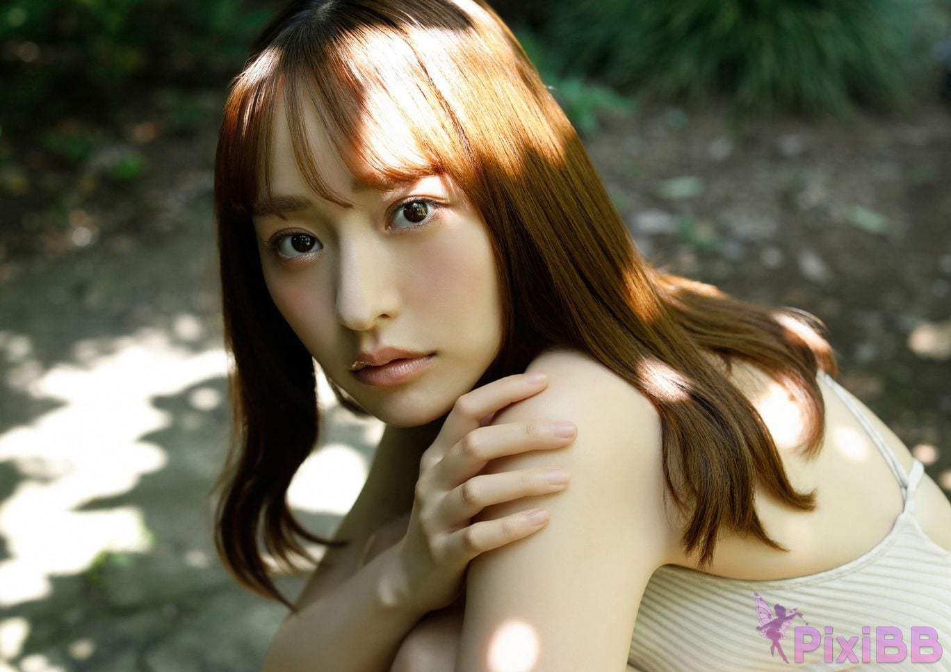 Japanese Idol Kanami Takasaki Hug me in the sleeping forest BOMB digital photo book PixiBB.COM 024