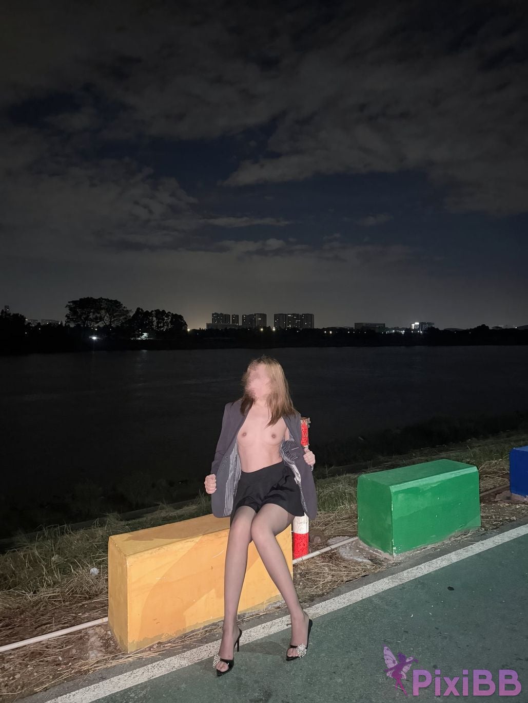 OtherXXX Tatatheslut Long legged Welfare Ji exposed her outdoors PixiBB.COM 025