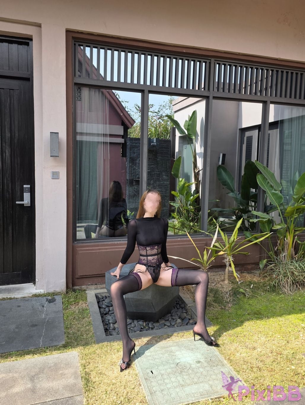 OtherXXX Tatatheslut Long legged Welfare Ji exposed her outdoors PixiBB.COM 124