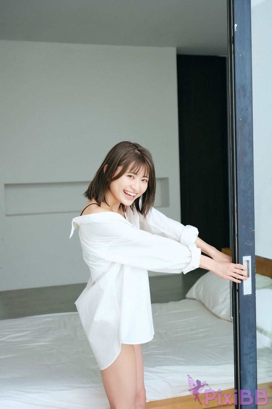 Japanese Idol Minami Yamada FRIDAY digital photo book Because Im an adult now 100 Definitive page edition PixiBB.COM 050
