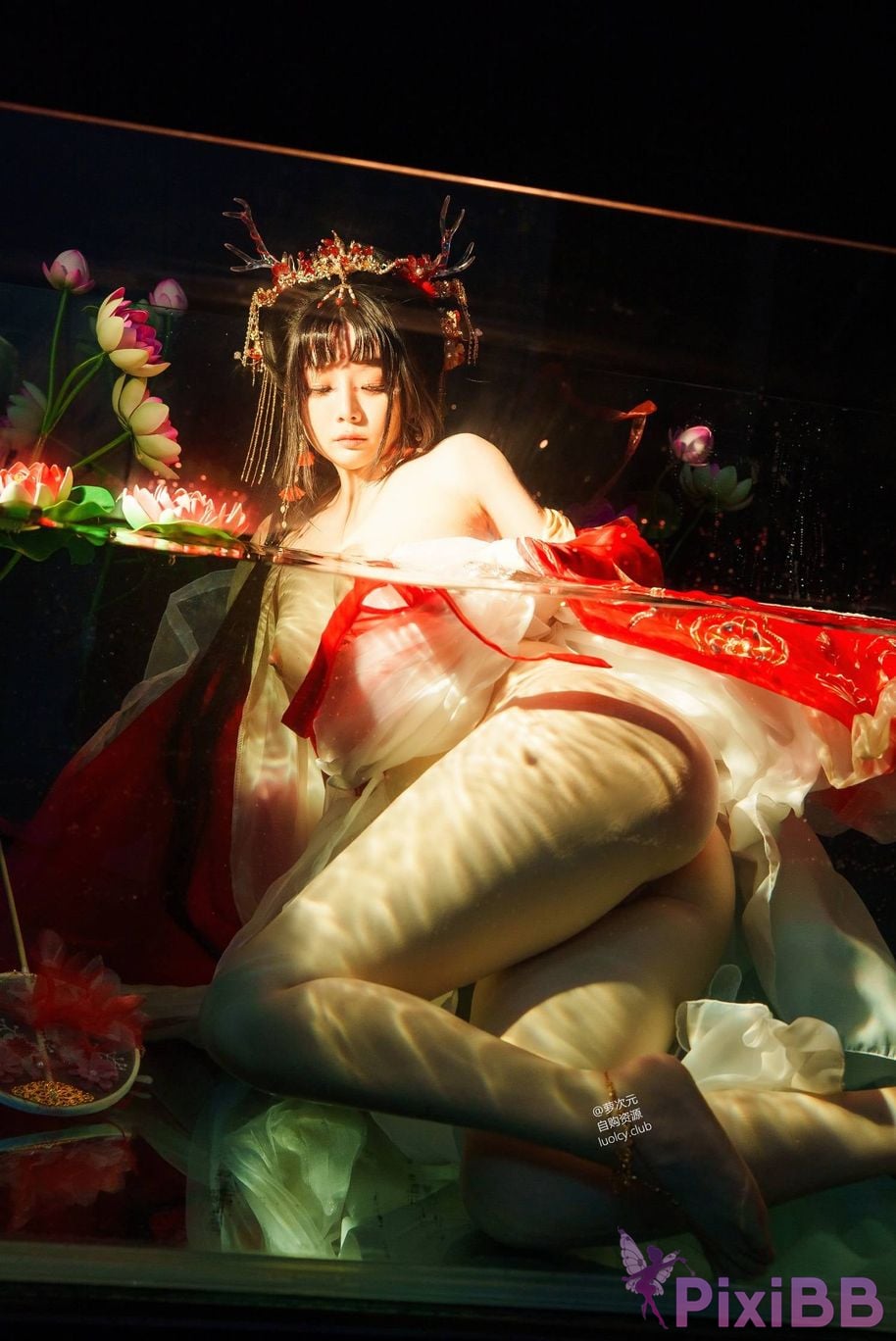 Cosplayer Luoluo Raku chi long ji PixiBB.COM 006