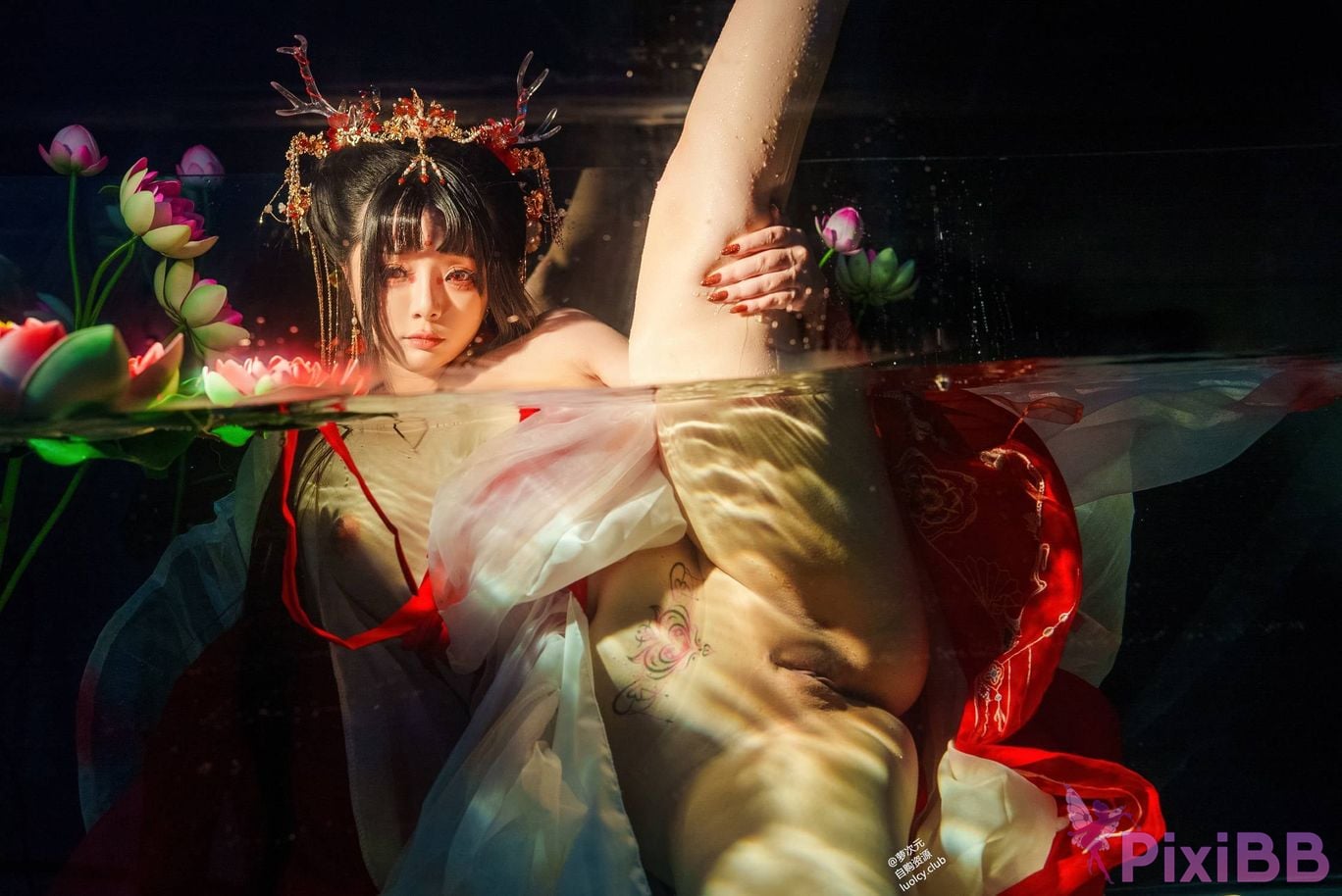 Cosplayer Luoluo Raku chi long ji PixiBB.COM 038