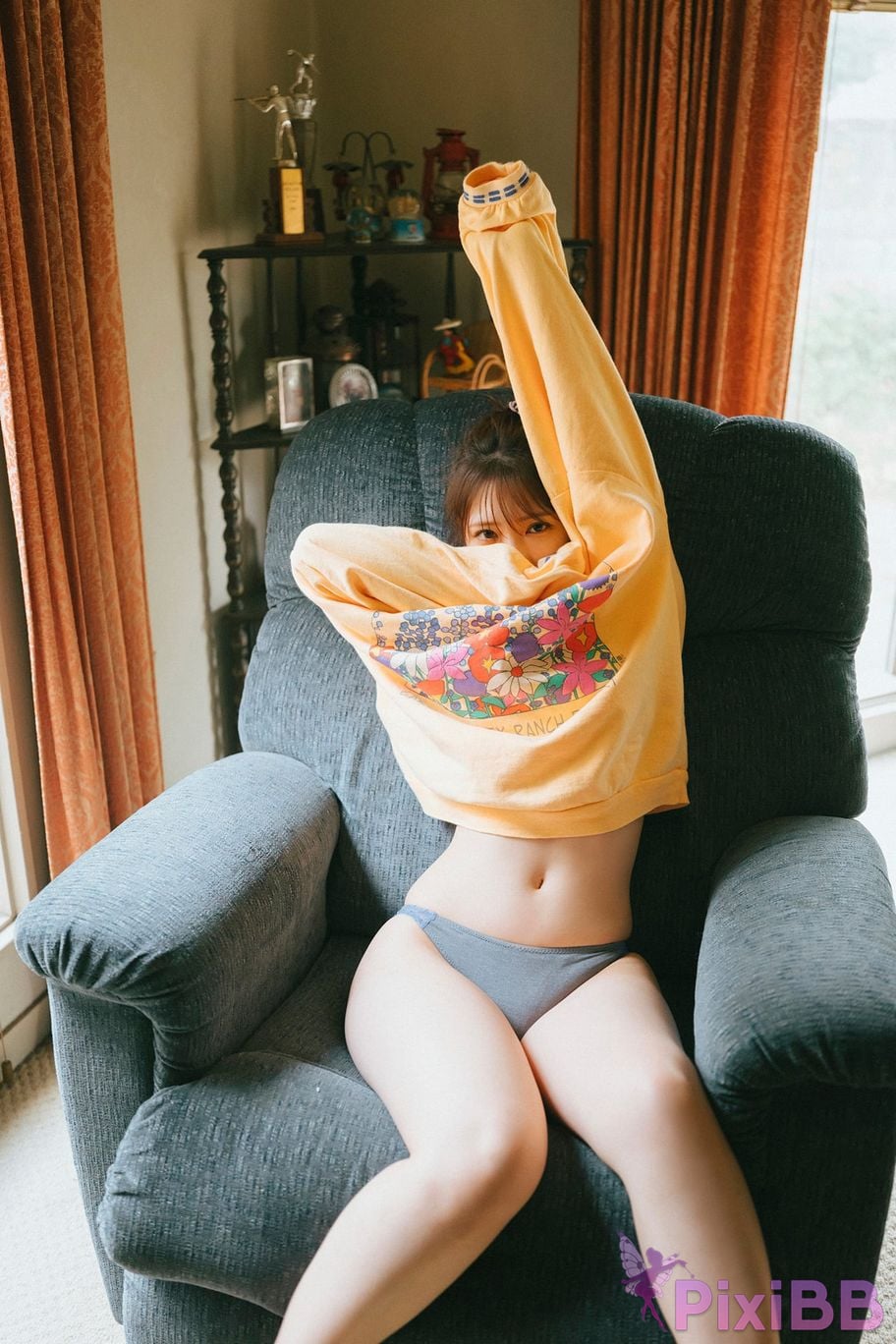 Japanese Idol Sawaguchi Aika FLASH digital photo book Innocent White PixiBB.COM 025