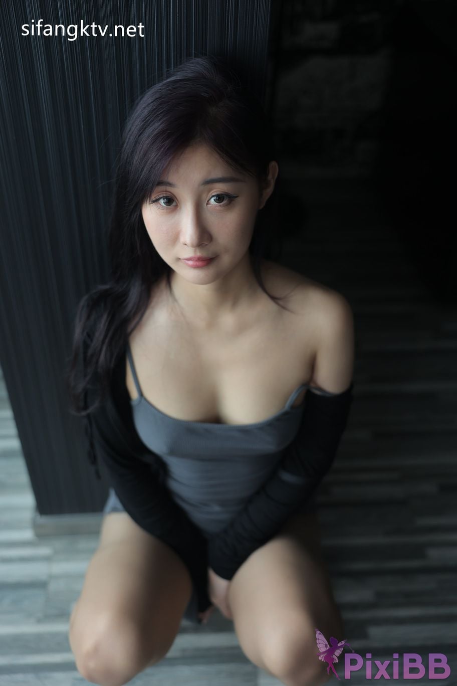 XR Uncensored Gu Chuchu Maily R18 XIUREN model New goddess Multiple sets of uniforms are full temptation PixiBB.COM 099